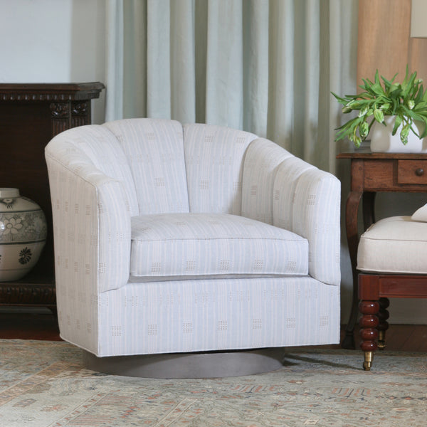 The Lady Swivel Chair in indoor/outdoor fabric